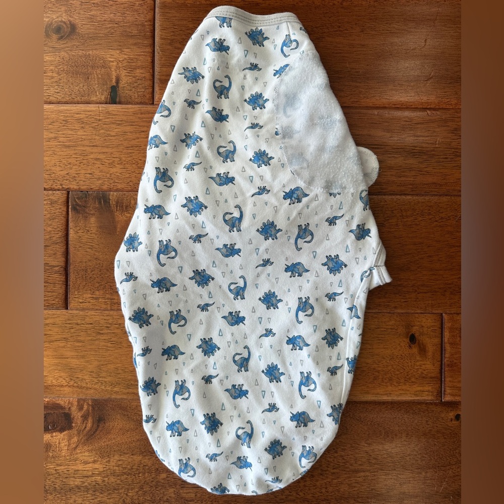 SwaddleMe Infant Wrap with Blue and White Dinosaur Design - Picture 5 of 5